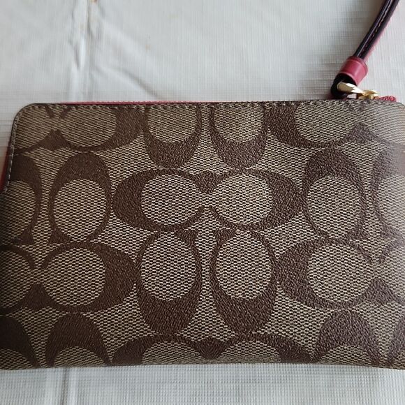 Like New! Coach Signature Brown Wristlet with Pink Accent Good Times - Picture 7 of 11
